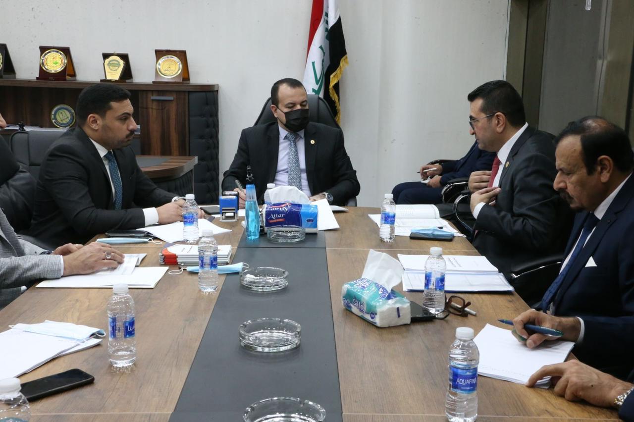 علي مزهر المعموري في اجتماع لجنة مجلس النواب العراقي