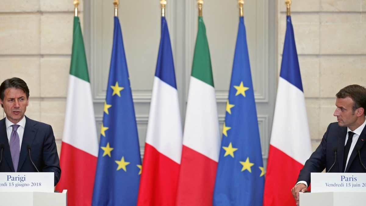 الاتحاد الأوروبي يحاول احتواء التوتر بين فرنسا وايطاليا